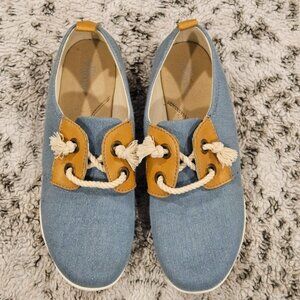 Ros Hommerson Calypso SZ 9.5N Casual Blue & Beige Closed Toe Slip On Deck Shoe